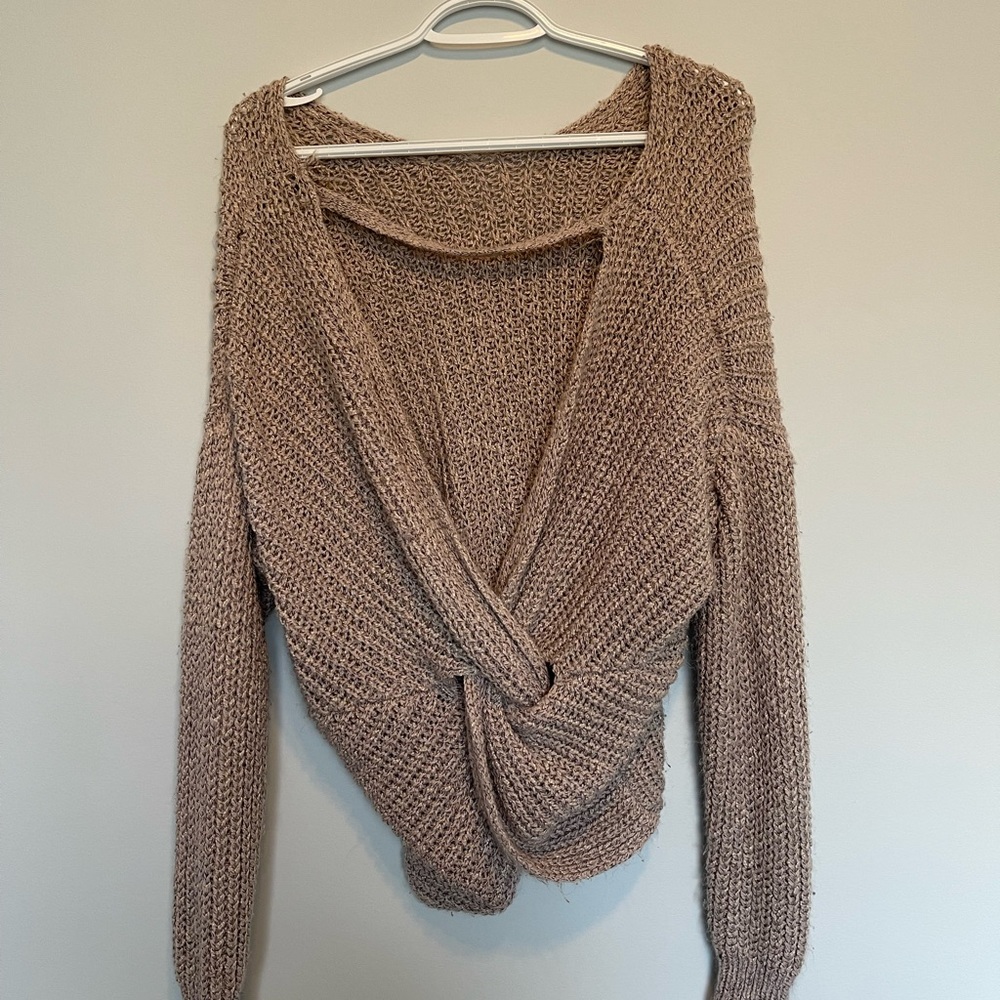 Fall sweater with open back - Picture 3 of 5